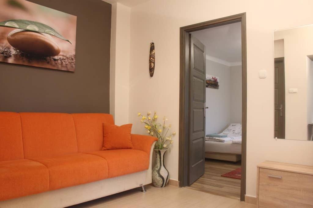 Green Garden Apartment Ingyenes Zart Parkoloval Сегед Екстериор снимка